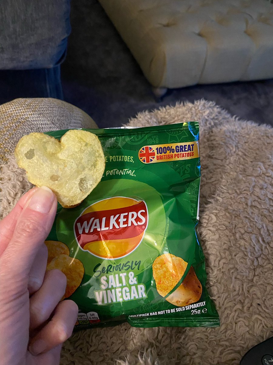 EmmaChunn1's tweet photo. @walkers_crisps #LovefromWalkers https://t.co/B0TTK0vOtw