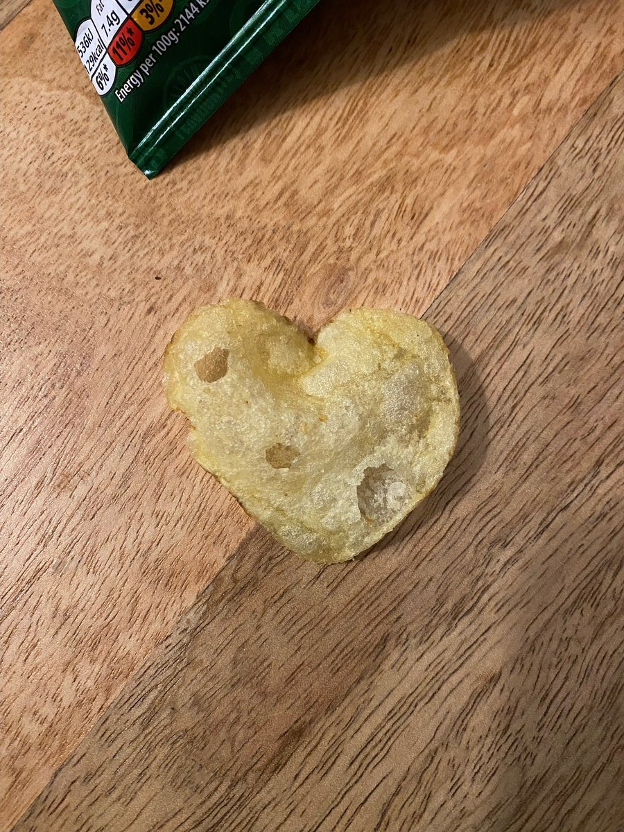 EmmaChunn1's tweet photo. @walkers_crisps #LovefromWalkers https://t.co/B0TTK0vOtw