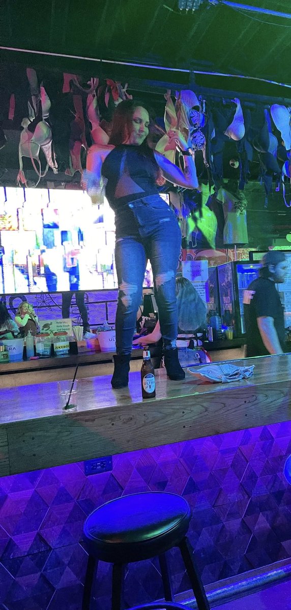 You can find me sippin’ vodka and dancing on bars♥️

Coyote Ugly in Nashville was good to me 💃🏻