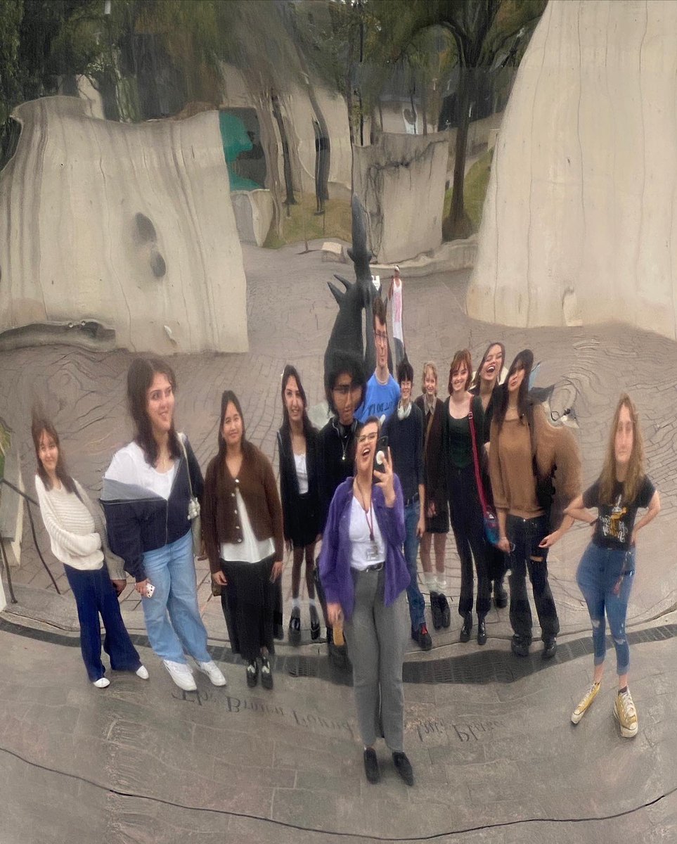 ORTIZ_MWHSART's tweet photo. Houston bean selfie with my IB and AP kiddos https://t.co/y2AcpItBJE