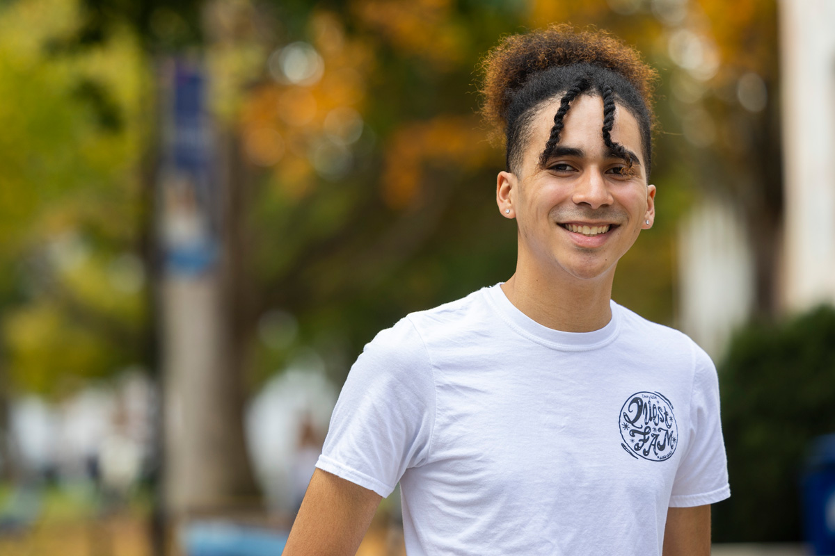 💙💛 Meet Emory soph. Terrence Lurry. A chem. major from Eades, TN, Terrence is the first in his family to attend college. “You come in thinking you’re competing with other students, but then you realize you’re only competing with yourself.”  #1stGen @emoryuniversity @questbridge