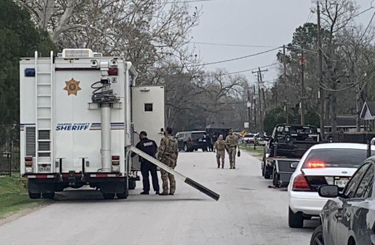 The scene is secure. Several adults were detained. No one was injured. The scene has been turned over to @HCSO_SID and @HCSO_D2Patrol. 

Our deputies are working hard to ensure the citizens of Harris County are safe! @hounews