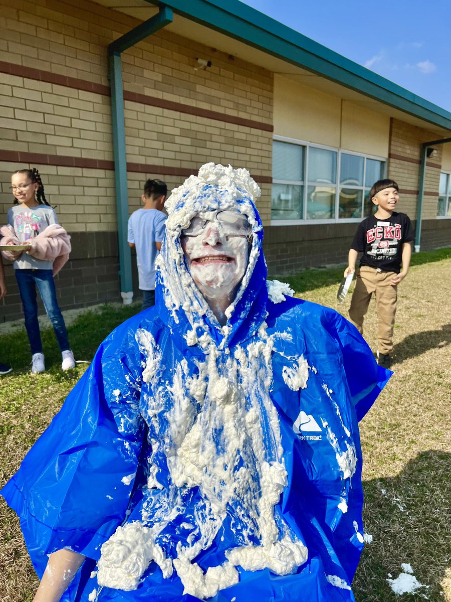 NWETigers's tweet photo. Our principal Sara English goes the extra mile to keep our kids motivated toward success! Today, our 3rd grade math superstars who met their goals in multiplication had the chance to pie her! We 💛 Mrs. English! https://t.co/0yEX44ezyZ