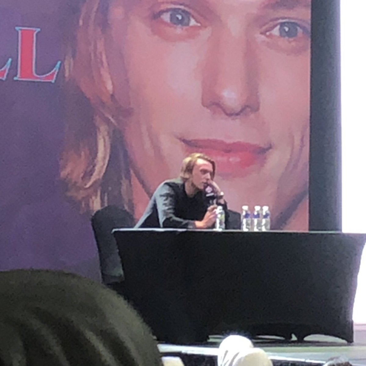 saturnbluesi's tweet photo. Angel🥺
#jamiecampbellbower #comfest2023 #jamieinkuwait
#jamiebower #comfestkuwait @Jamiebower https://t.co/ugThGRI4NS