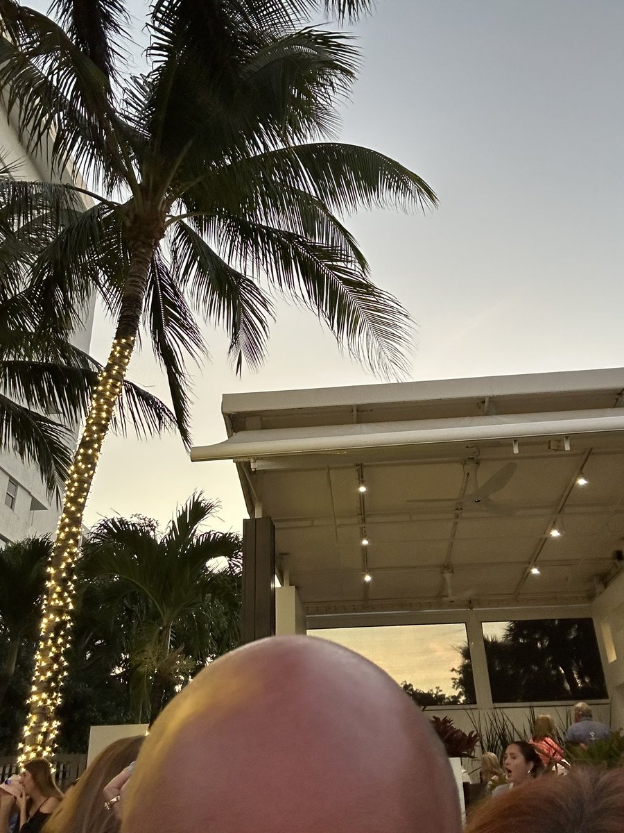 Slyrules's tweet image. Je prend des photos “à la @marcboilard “