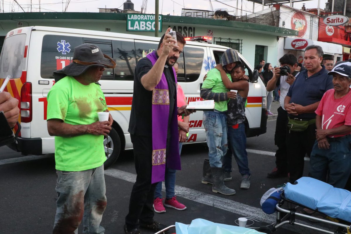 Bomberos Voluntarios tweet media