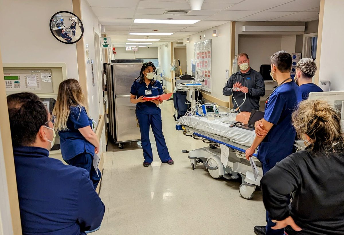 simulation_uc's tweet image. UChicago Medicine CPR BLITZ - what a success!! 7 teams deployed to over 40 units across 3 hospital buildings to refresh 304 learners on high quality CPR and use of the defibrillator @UChicagoMed @ComerChildrens @simulation_uc