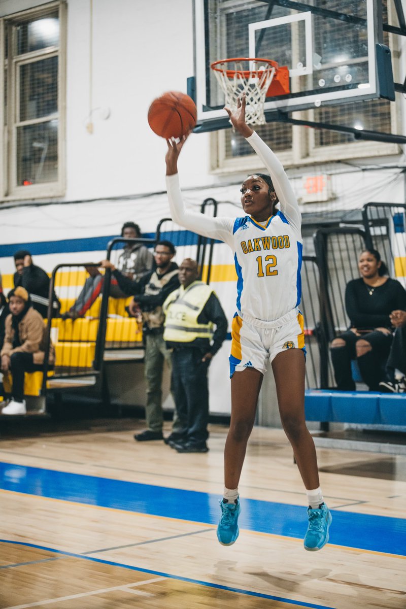 ou_ambassadors's tweet photo. The Freshman Who Never Stops🫡:
Nekaya Williams made GCAC Second Team‼️
#representtheking | #fortheville https://t.co/O6BkyTGonn