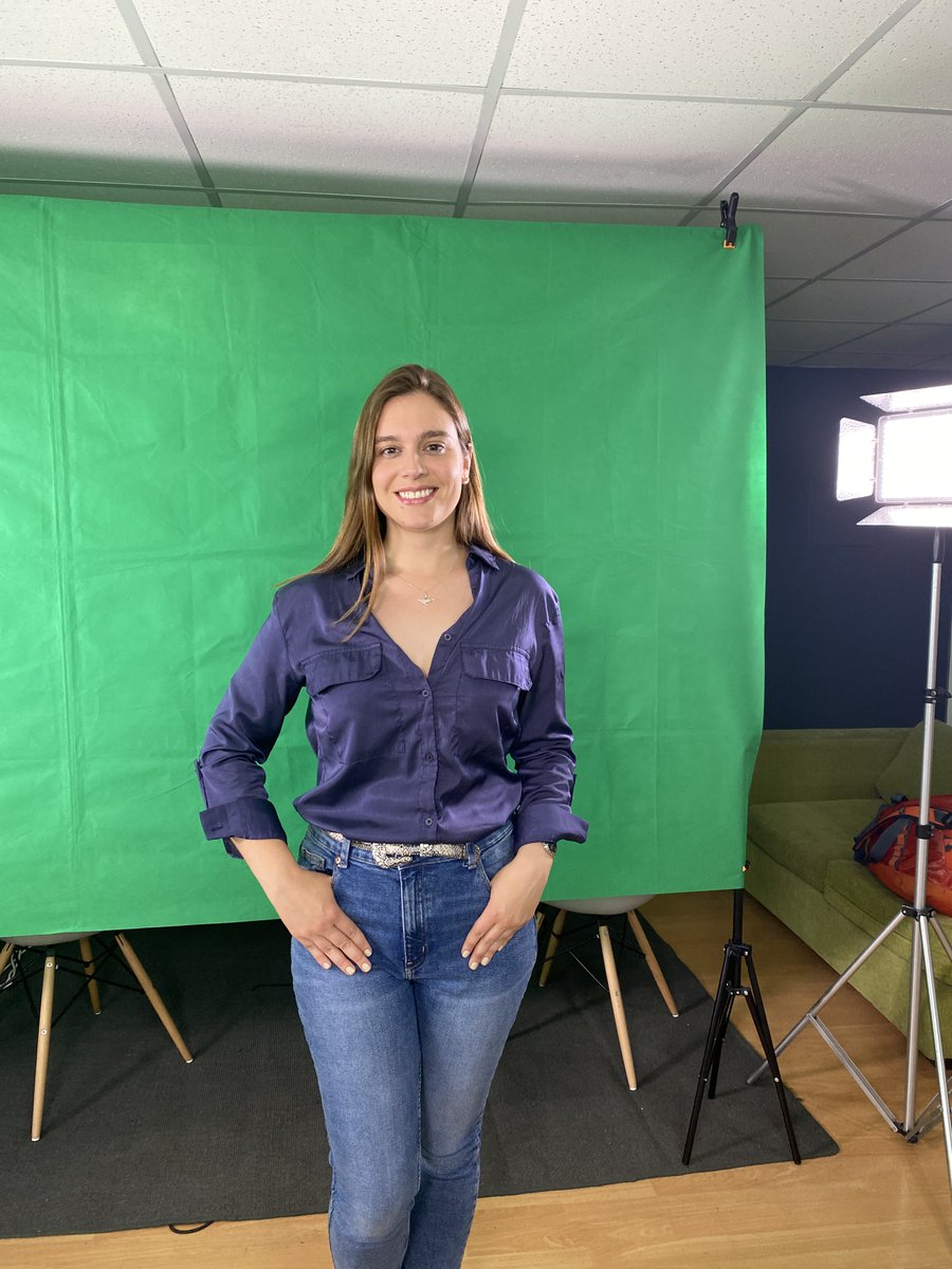 cmicalderonq's tweet photo. Cuando era niña tenía una Radio, mi única entrevistada era mi hermana pequeña jaja. Desde el Lunes 27 de febrero podrán escucharme en @txsplus @txsradio cómo conductora del nuevo programa “Huella oceánica” con el auspicio de @acusticamarina🐋 #txsplus #txsradio #huellaoceanica https://t.co/PlNm1mfZhd