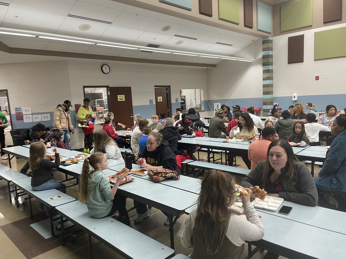 msmarshall40's tweet photo. Our first 3rd Grade Family day on February 22nd was awesome!!!!! Our Jefferson parents rock!! @TheJ35PodWCS @WCSJefferson @warrenschools https://t.co/k4y39k9zQh