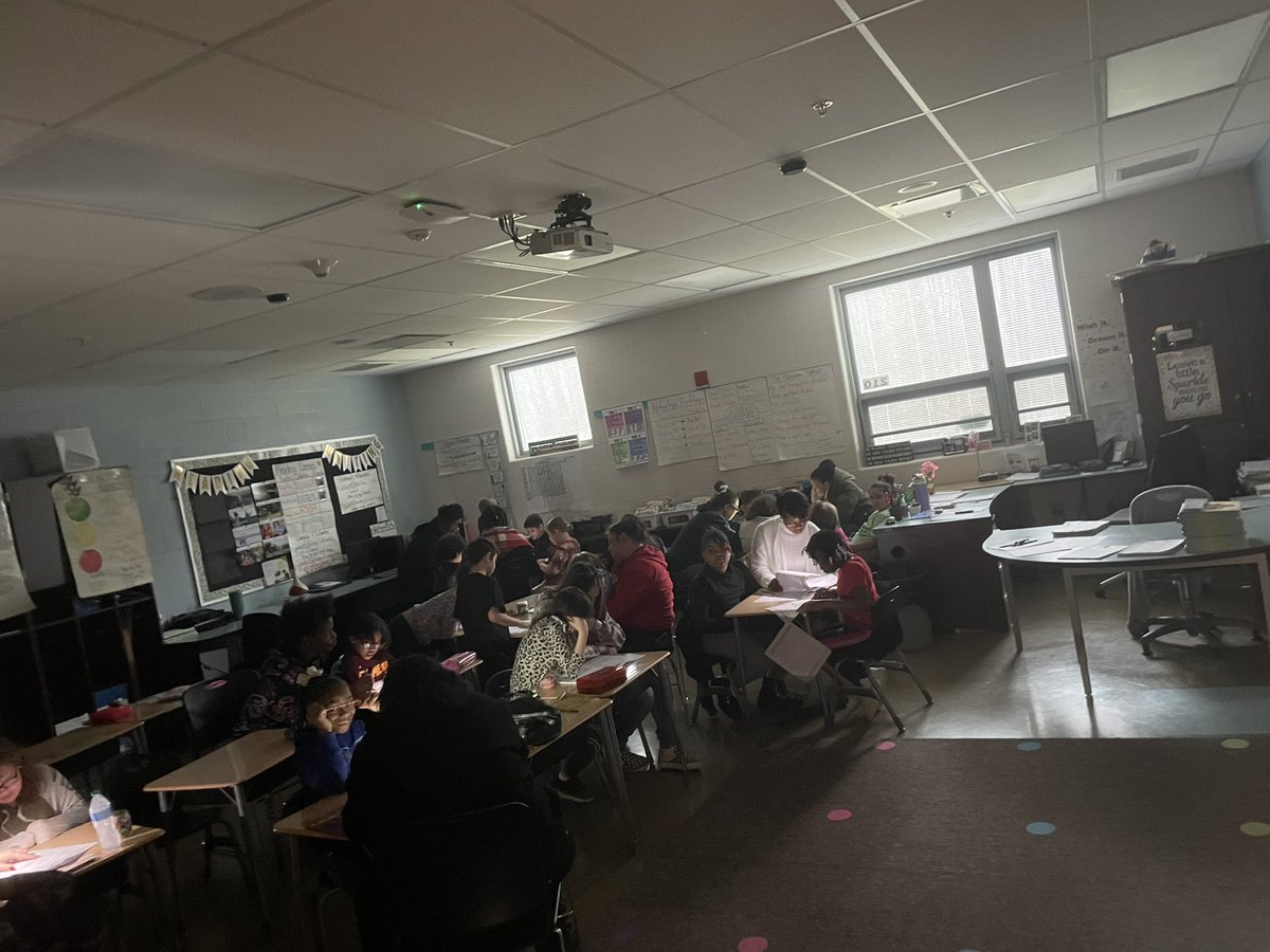 msmarshall40's tweet photo. Our first 3rd Grade Family day on February 22nd was awesome!!!!! Our Jefferson parents rock!! @TheJ35PodWCS @WCSJefferson @warrenschools https://t.co/k4y39k9zQh