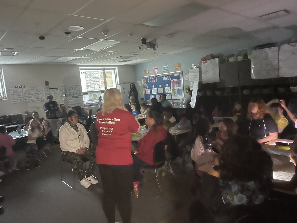 msmarshall40's tweet photo. Our first 3rd Grade Family day on February 22nd was awesome!!!!! Our Jefferson parents rock!! @TheJ35PodWCS @WCSJefferson @warrenschools https://t.co/k4y39k9zQh