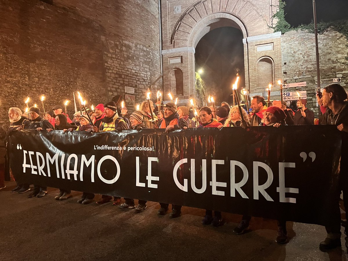 Mille luci contro tutte le guerre!
Al via la marcia di notte Perugiassisi!