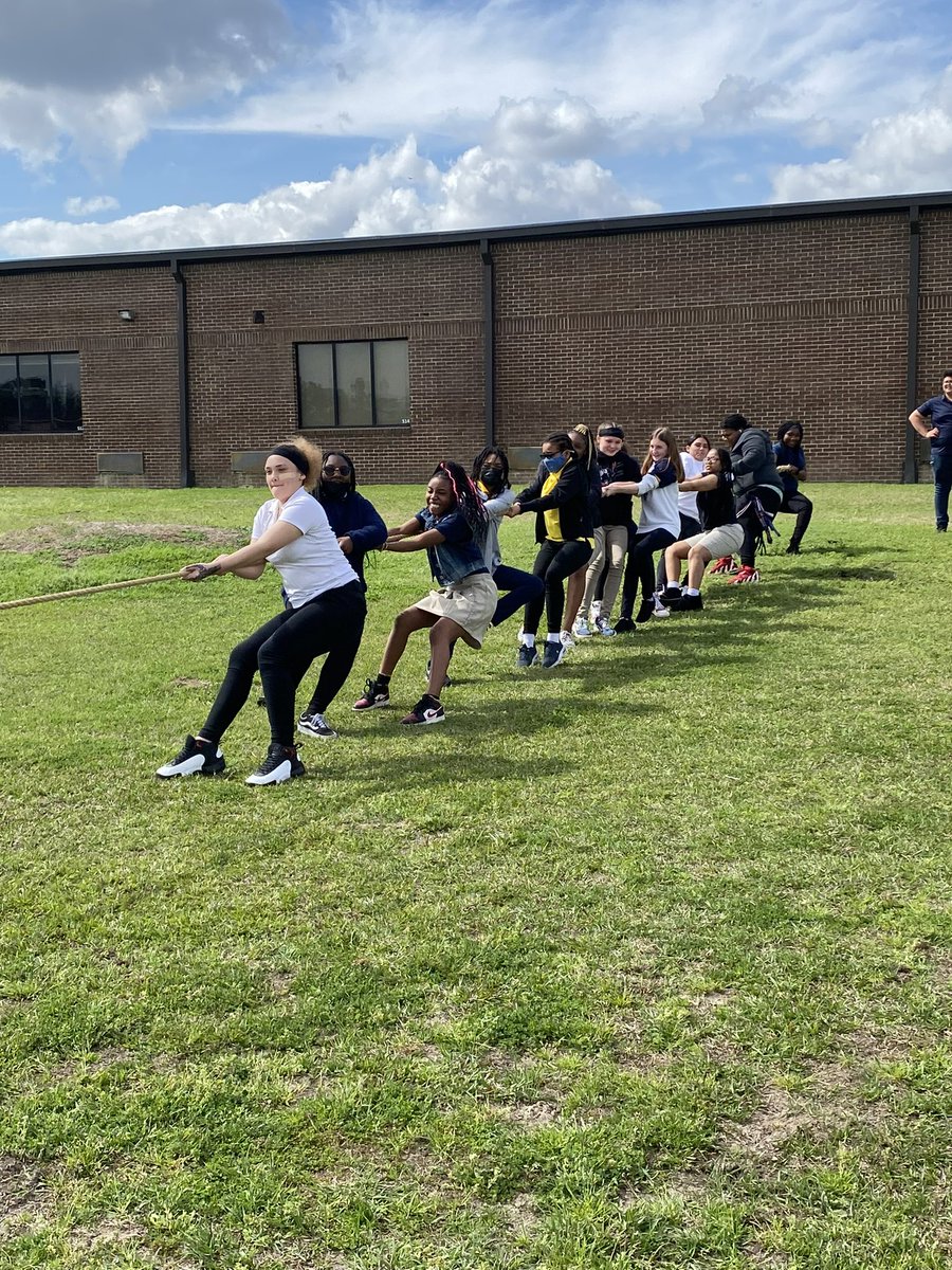 msparker_scifly's tweet photo. Wondering how 8th graders at SGMS learned about force and motion today? Letβs take a look!!
I honestly donβt know who had more fun? Us Science teachers or the kids!
#STEMinACTION #Teambuilding #TheBESTNest πͺπ½πβπ½π¦
@akjohnsonEdS @kiboucher @tmwalthour1 https://t.co/BqGxrCgRiK