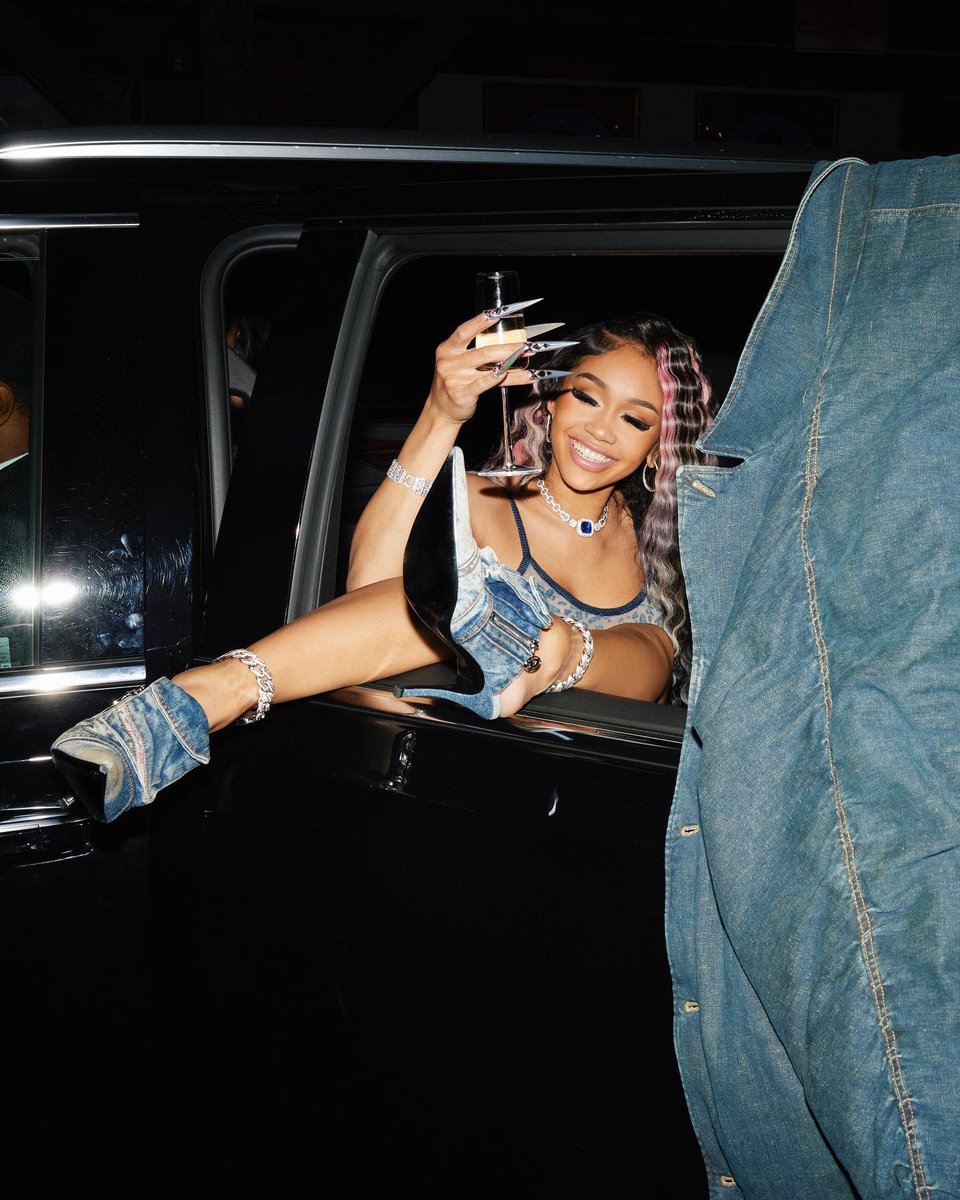 Saweetie's tweet photo. top tier 🫶🏽 https://t.co/5phn6BTerm