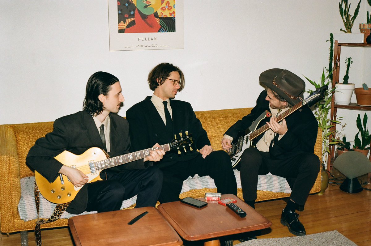 ~ People Pleaser BTS ~ Album comes out at midnight. 🖤🥹 gabrielleshonk.lnk.to/AcrossTheRoom

📸 <a href="/villedepluie/">André Rainville (Villedepluie)</a>