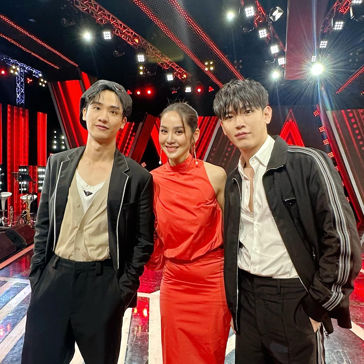 snow_blood_'s tweet photo. 📸✨
#tawan_v #newwiee #mint_tita
#jamesruangsak_co_th
#gingmuanpair #dew_arrunpong
#bunnyaire #earnie_chirawan
cr. #manowsornsin ig
⇢https://t.co/wu6pecwLIN https://t.co/gPj1kSQyV1