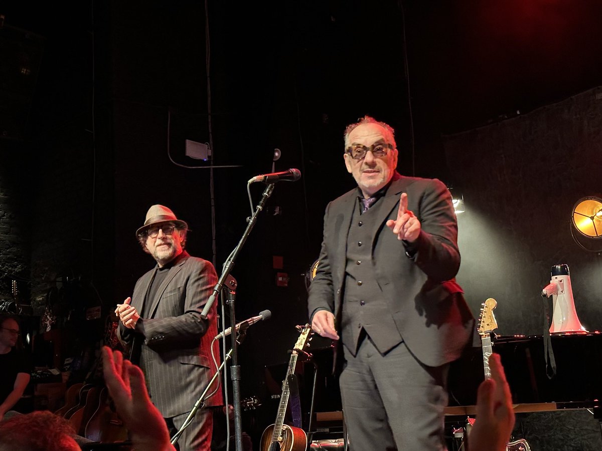 jbkelly's tweet photo. @ElvisCostello Great time. Each unique show was amazing. https://t.co/5LvXprayLo