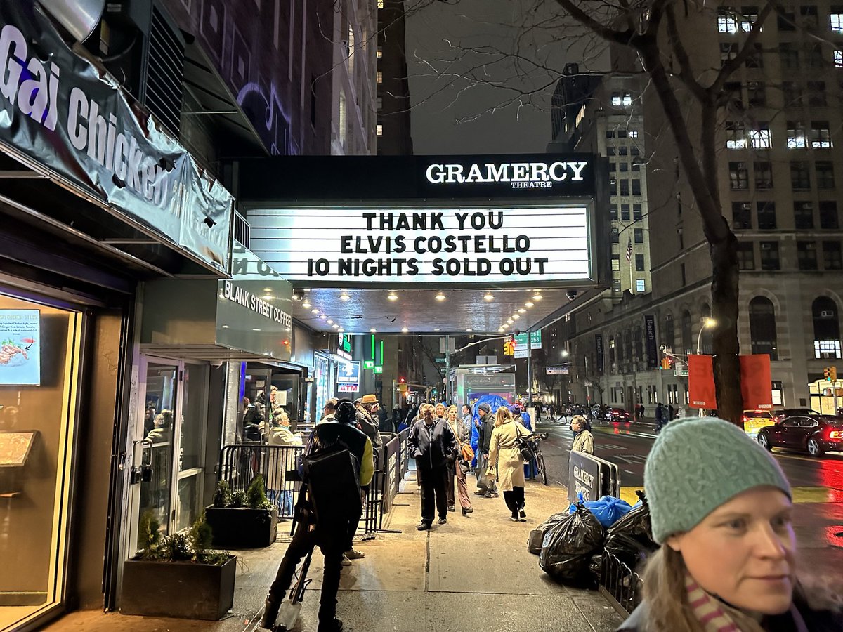 jbkelly's tweet photo. @ElvisCostello Great time. Each unique show was amazing. https://t.co/5LvXprayLo