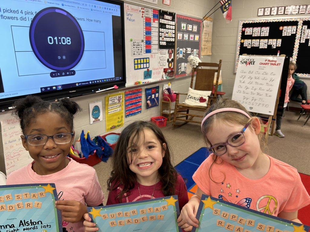 MrsSmithKinders's tweet photo. Super proud of these three learners! They have mastered all 10 sight word lists for the year! @BunnElementary https://t.co/ykY3jF36ky