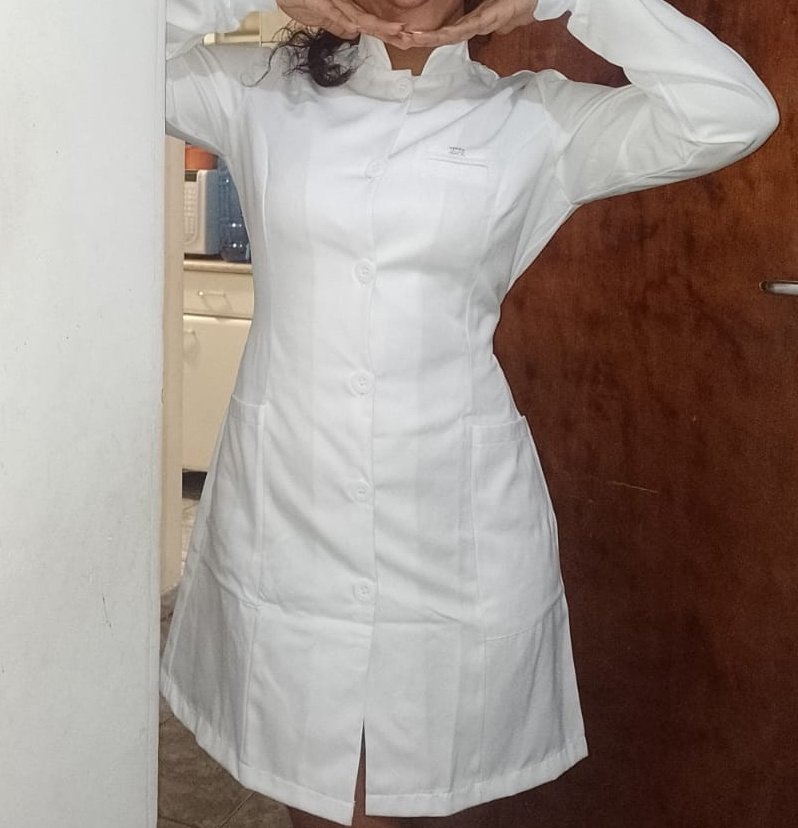 balbstudy's tweet image. MEU PRIMEIRO JALECOOOOO simplesmente a coisa mais linda que eu já vesti na vida😭😭😭😭😭😭😭😭😭😭😭😭😭 (pessoalmente,  não nessa câmera tekpix)