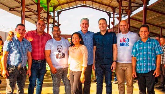 Para ser diputado en Cuba solo hay que ser ejemplo ante la sociedad. 
#MejorEsPosible