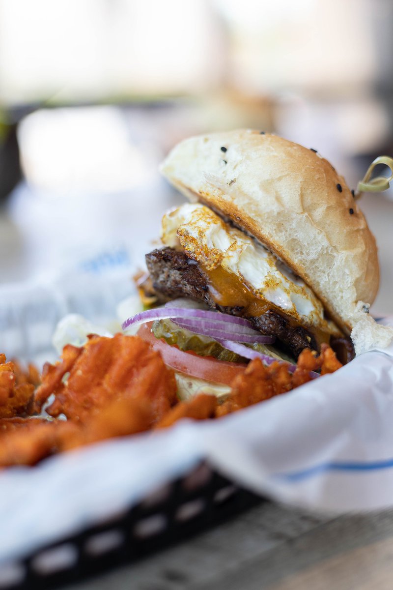 NorthernSunConf's tweet image. 🏀As you plan your party spots during the #NSICMBB &amp;amp; #NSICWBB Championships look no further than @BlueRockSF &amp;amp; @greatshotsgolf the Official Pre &amp;amp; Post Game Party Locations of the NSIC Basketball Tournament! Don&apos;t get FOMO, get to Blue Rock &amp;amp; Great Shots! #nextlevelfun