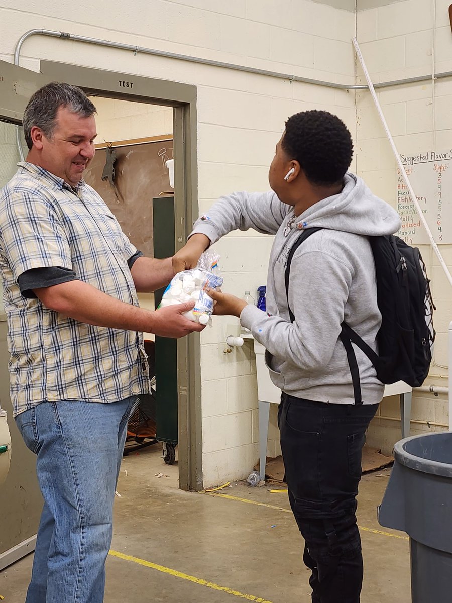 CovFFA's tweet image. Day 2 of Ag Olympics did not disappoint!! Looking forward to finishing FFA Week strong! #wegrowthefuture #ffamemberslovefood #stayingpositive #woocrew #livealittle #stayinit #endlesspossibilities