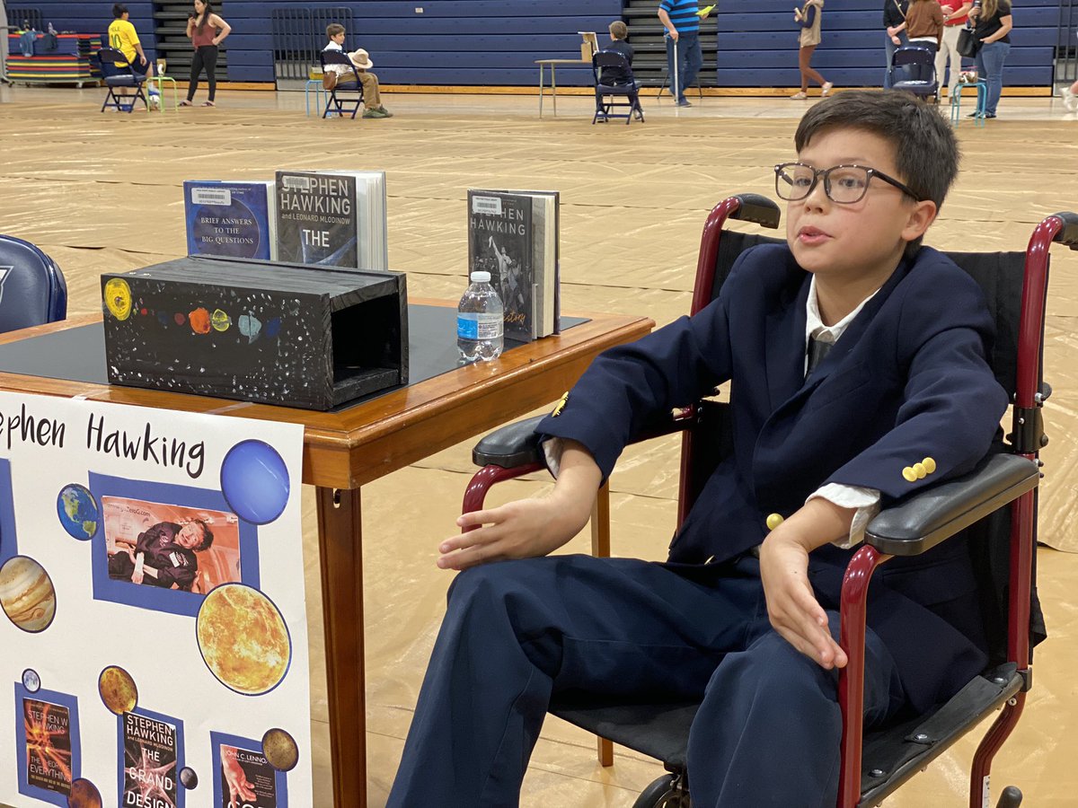 WCDS_Lower's tweet photo. More #WCDSGrade4 Wax Museum pics! Amelia Earhart, Stephen Hawking, Laura Ingalls Wilder, and Pele. ✈️📚🔭⚽️ https://t.co/VxjqHJjE0r