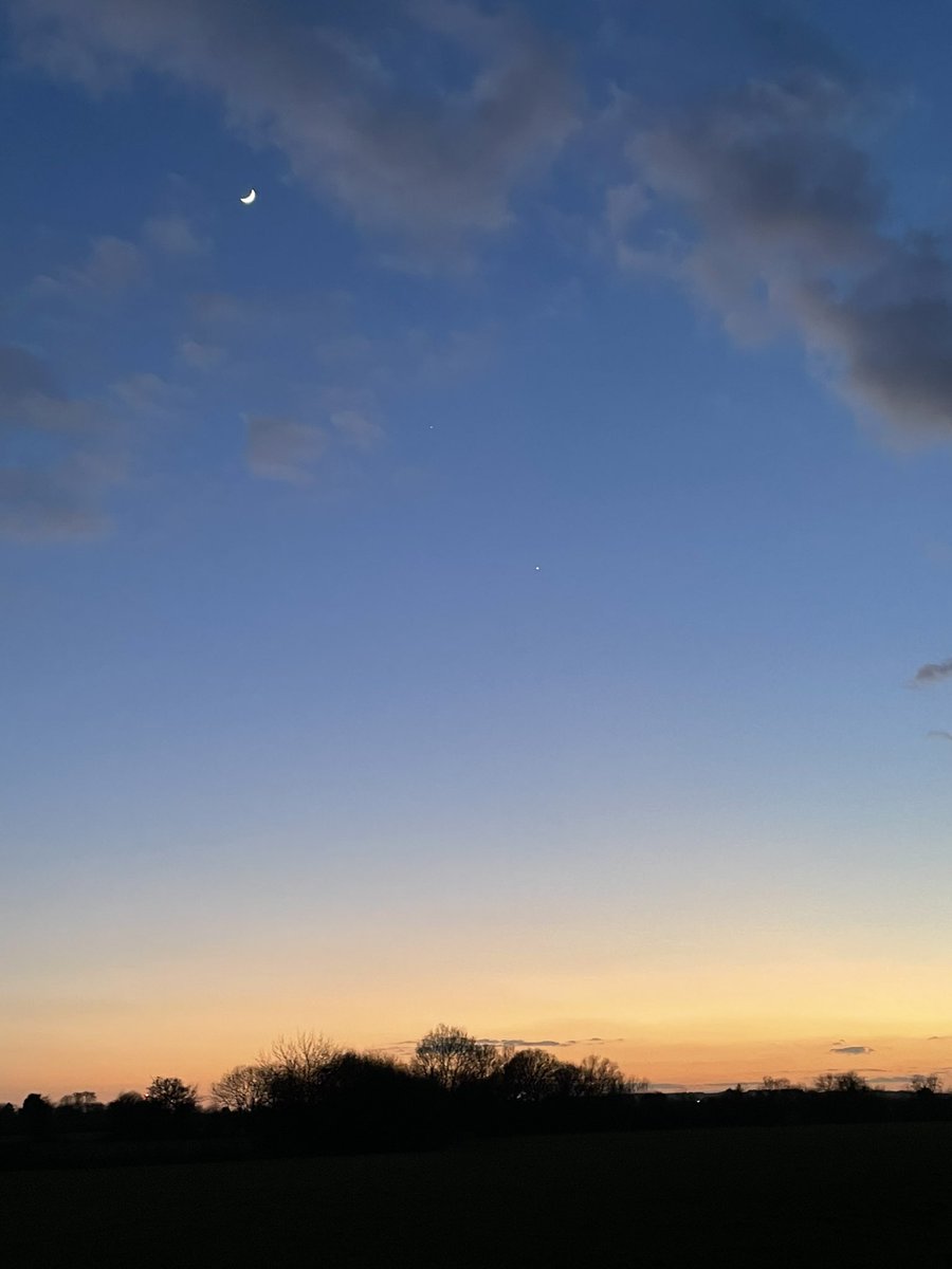 Michael_Taylor7's tweet photo. @RevRichardColes Not even dark https://t.co/UL4A09To8T