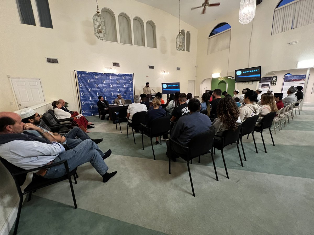 drsafeerbhatti's tweet photo. Thank you Professor Masters @UofStThomasMN for coming to @MiamiIslam @IslamMiami to celebrate #LifeofMuhammad (peace be upon him) only live in @MYHBeach https://t.co/qE9f04V7YH