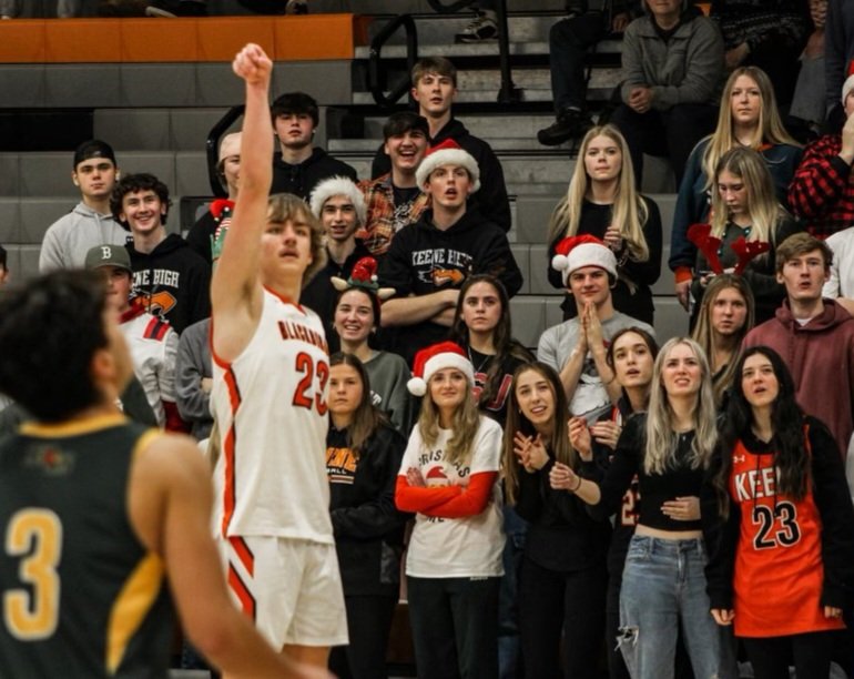 KeeneHSBoysHoop's tweet photo. Final home game for the Class of 2023 tomorrow at The Nest against Exeter. 

JV at 5:30
Varsity at 7:00

Come say farewell to our Seniors - Ben, Cal, Sam, Jack,Noah, Dylan, and Lucas and show them the ❤️ they've shown us! https://t.co/kVNRRW4l0M