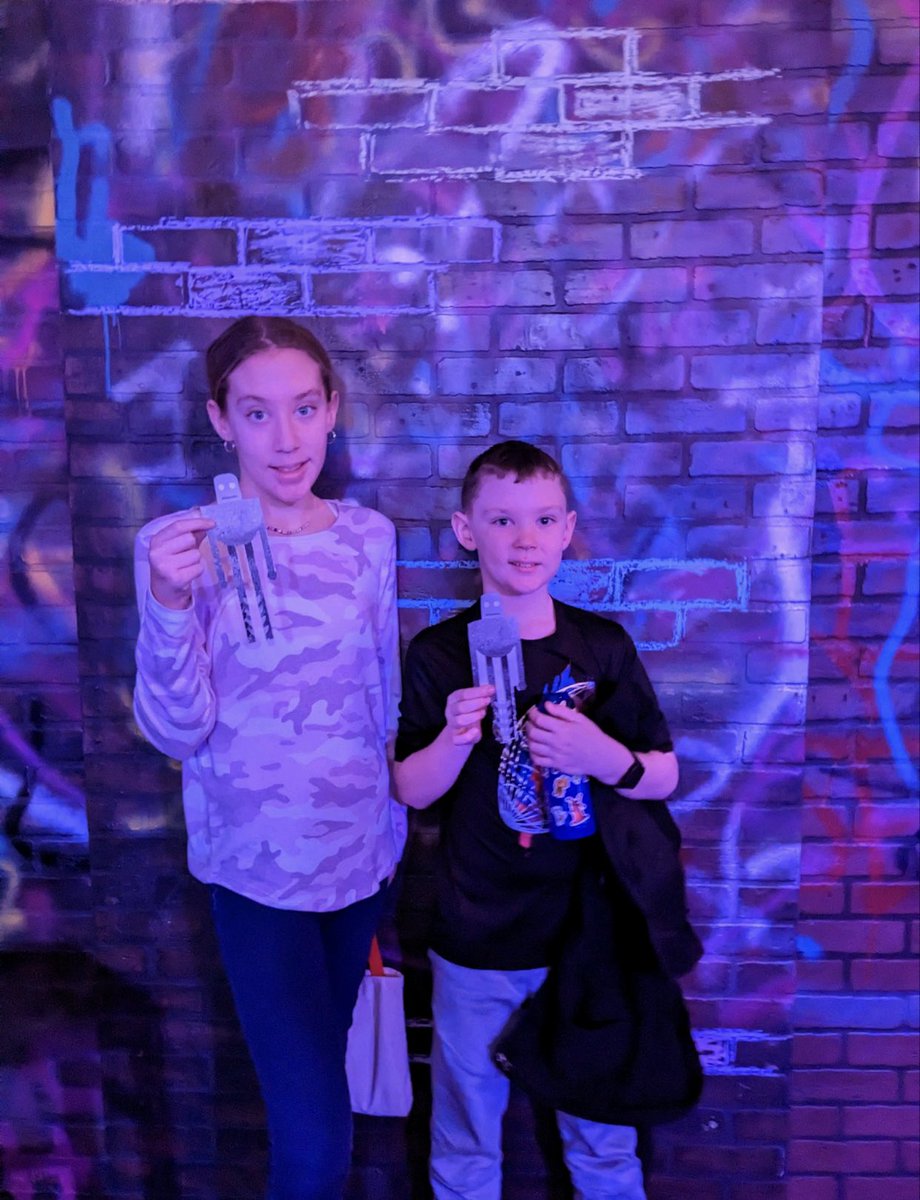 WFS_Roz_Rocks tweet media