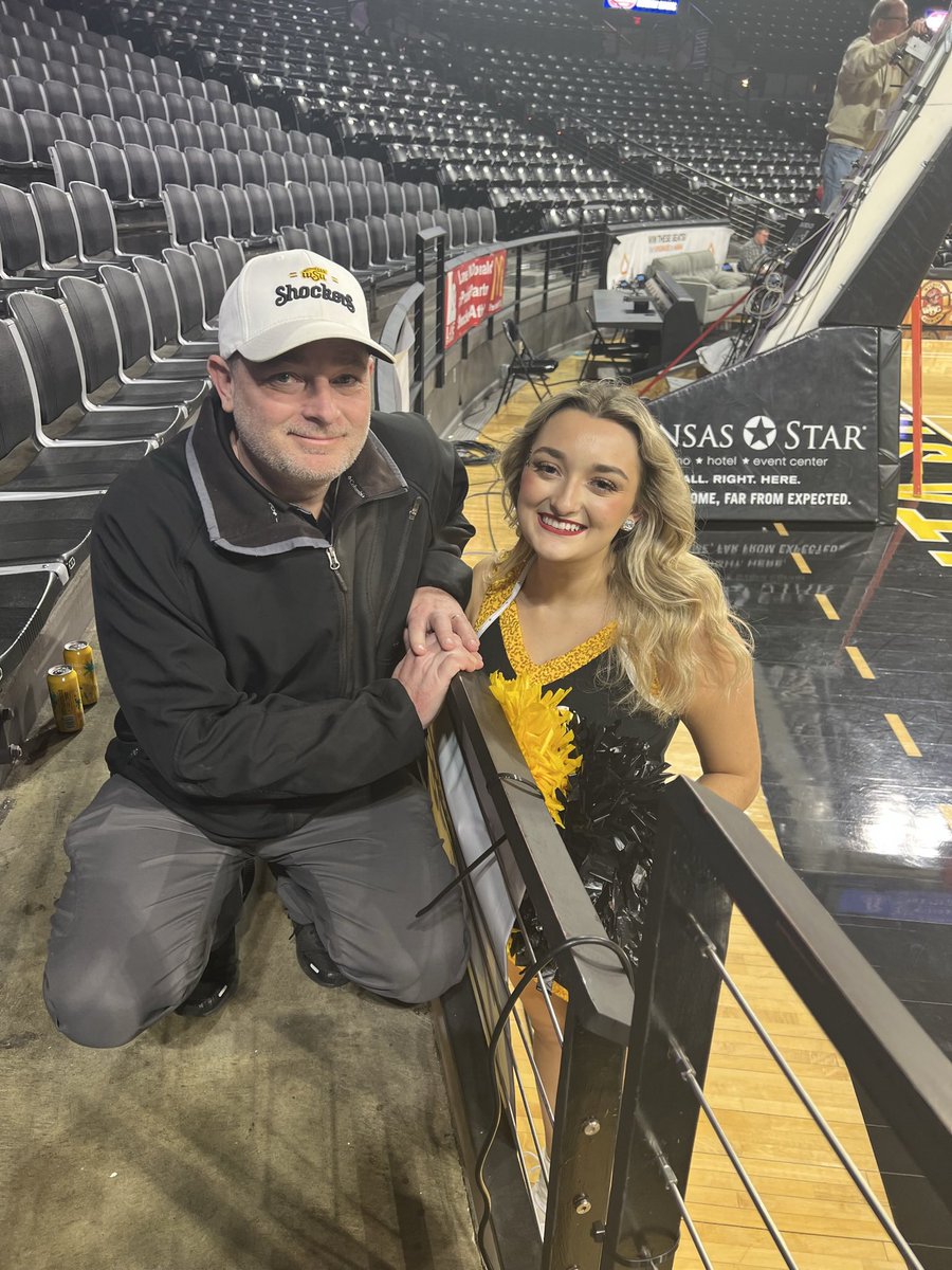 ksu_kats's tweet photo. Only 2 homes games left for my Favorite Shocker 💛🖤@tay_hanna https://t.co/odem9hutDl