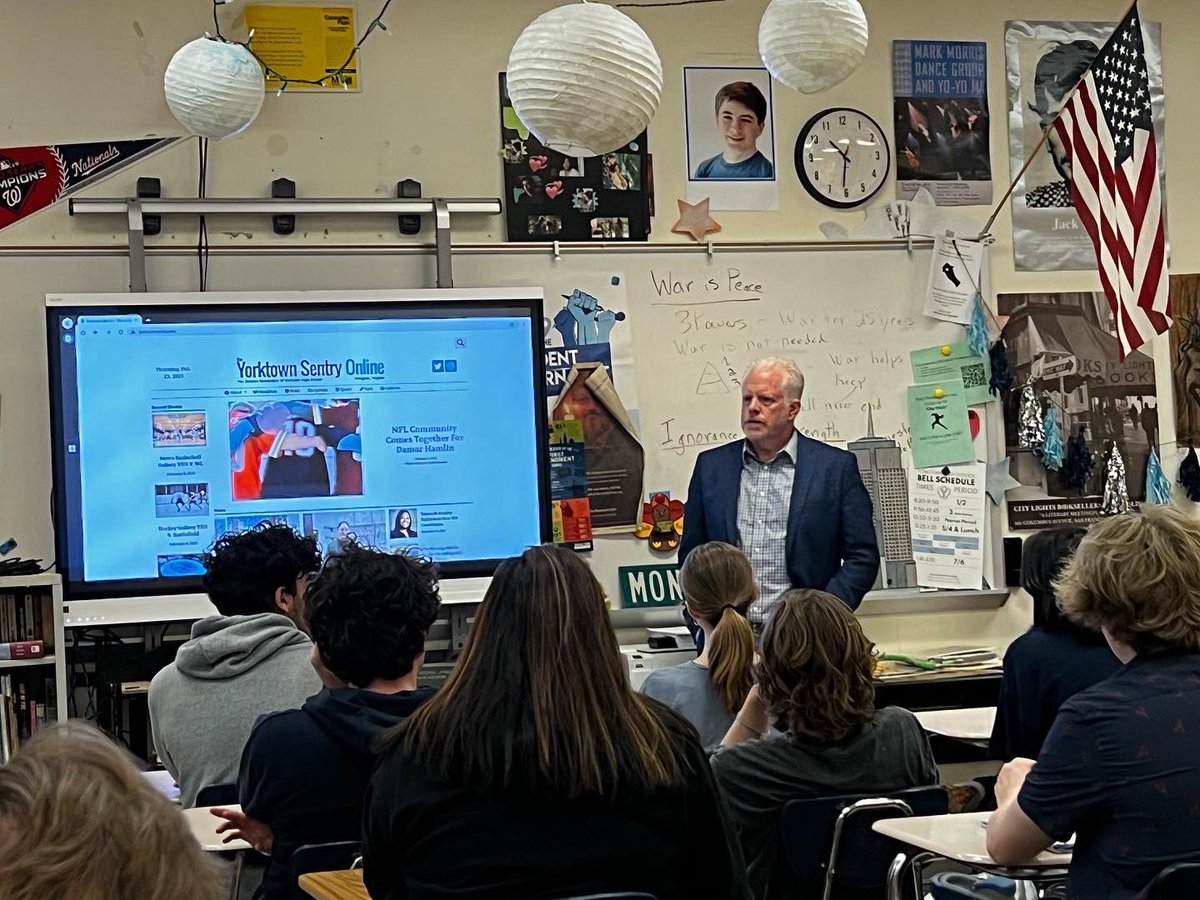 Today we had the pleasure of meeting Gordon Lubold, an experienced reporter with the Wall Street Journal! He told us about his impressive career and gave tips regarding interviewing, spotting stories and more. <a href="/cmwiedemann/">Chrissy Wiedemann</a> <a href="/Principal_YHS/">Dr. Kevin Clark</a> <a href="/YorktownHS/">Yorktown High School</a>