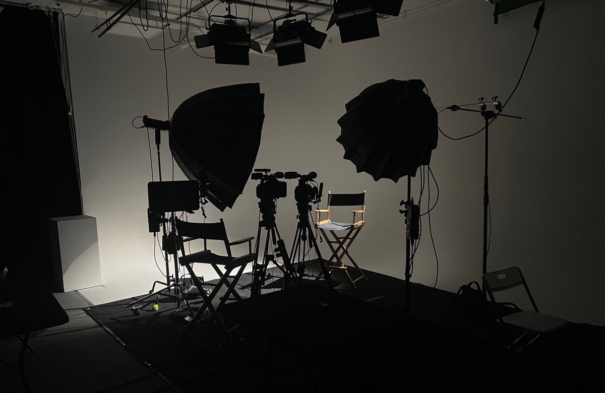 REVSTUDIOSD's tweet photo. Lights, camera, ready for action! #studio #photostudio #photography #videoproduction #sandiegovideo #cycwall #lajolla #sandiego #REVStudio https://t.co/J4ivNhgzvr