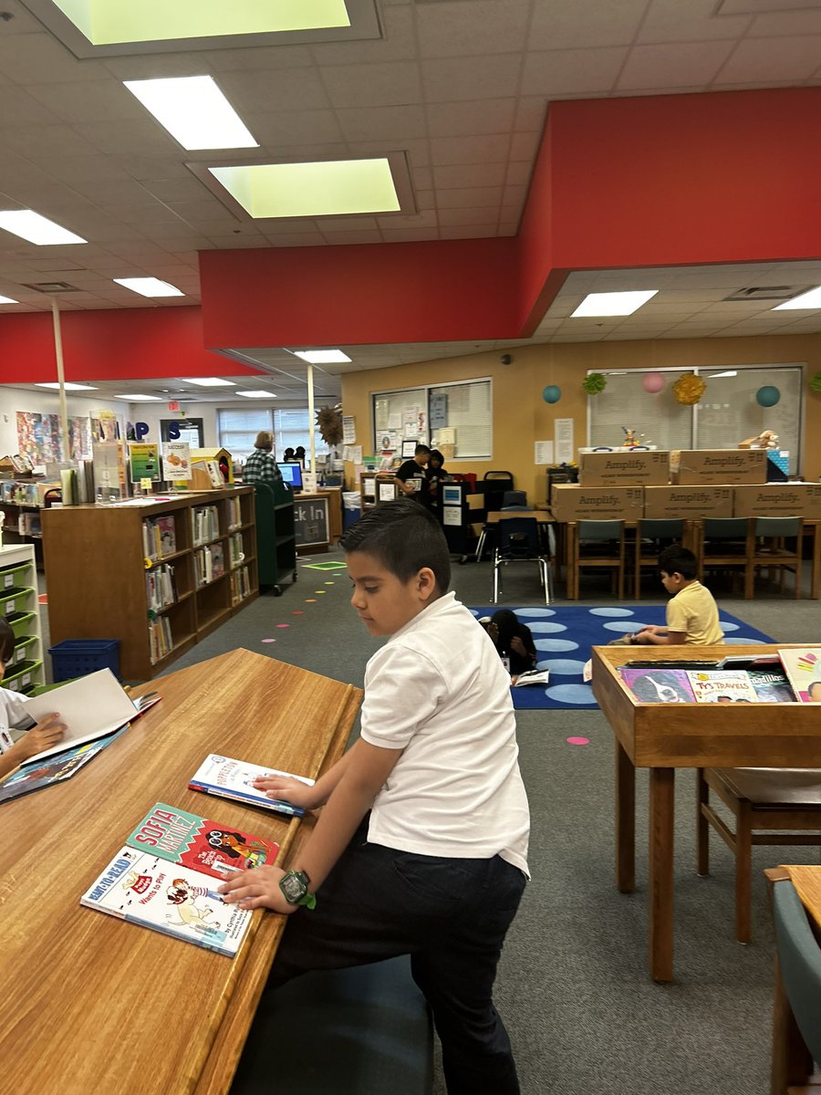 steppintheclass's tweet image. My Thursdays are busy but also quite rewarding! Building kids up through love and affirmations all day is my jam! #weRISEirvingisd #jaguarnation @ASJohnston1