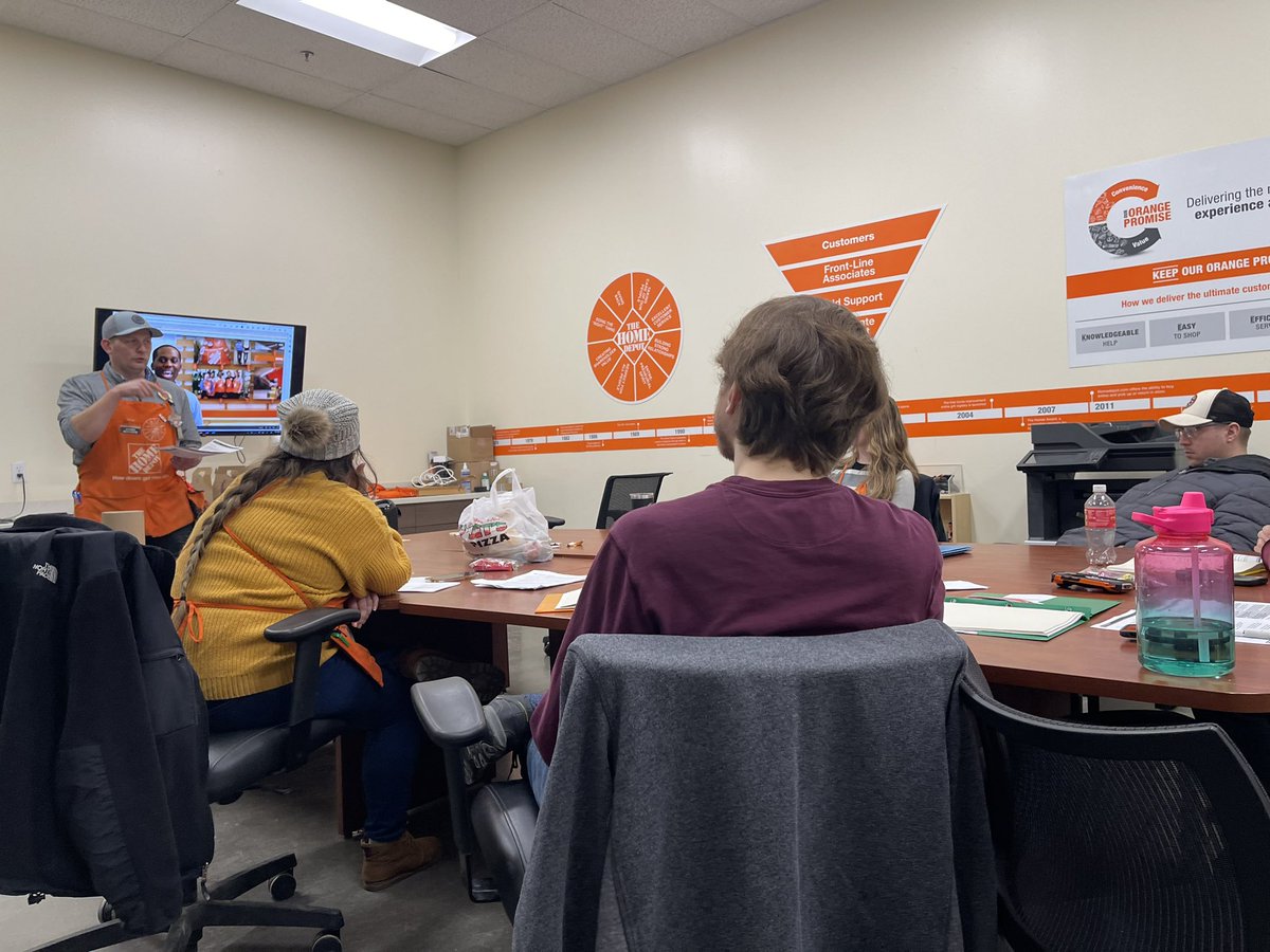 JennHDFES2732's tweet photo. Was able to participate an teach in the leadership development (aka STAR CLASS) class today at 2732! A lot of fun inspiring for my fellow associates as it was for me! @HDU @HomeDepot @THD https://t.co/68newSnCed