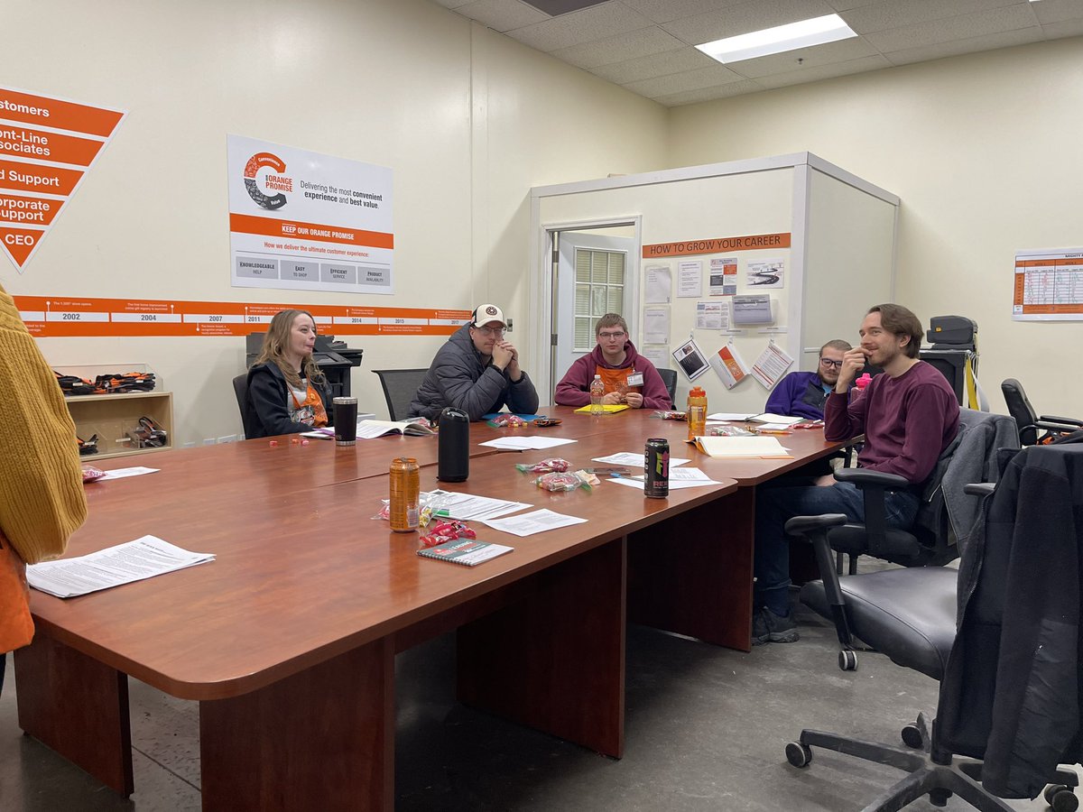 JennHDFES2732's tweet photo. Was able to participate an teach in the leadership development (aka STAR CLASS) class today at 2732! A lot of fun inspiring for my fellow associates as it was for me! @HDU @HomeDepot @THD https://t.co/68newSnCed