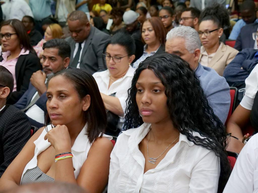 miprd's tweet photo. Presidente @MiguelVargasM: Necesitamos un plan de contingencia con una visión holística sobre #Haití, que incluya todas las aristas e impactos que tendría en #RepúblicaDominicana la inminente agudización de su crisis

Es el momento de actuar con inteligencia, audacia, prontitud🧵 https://t.co/aJiTJSJOID