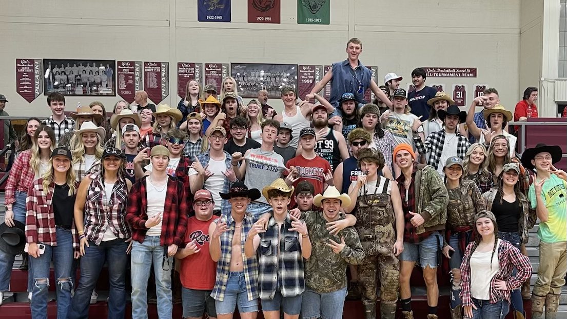 SportsatTheRock's tweet photo. It starts.  #RocketRowdies are out in full force. https://t.co/AjbVx8WMoU
