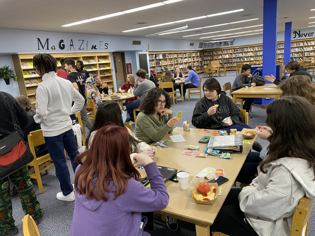 KHSKatKave's tweet photo. Our KLA mentors had a great time mentoring their freshmen during lunch! @Kats_Principal https://t.co/TejFA1YMuf