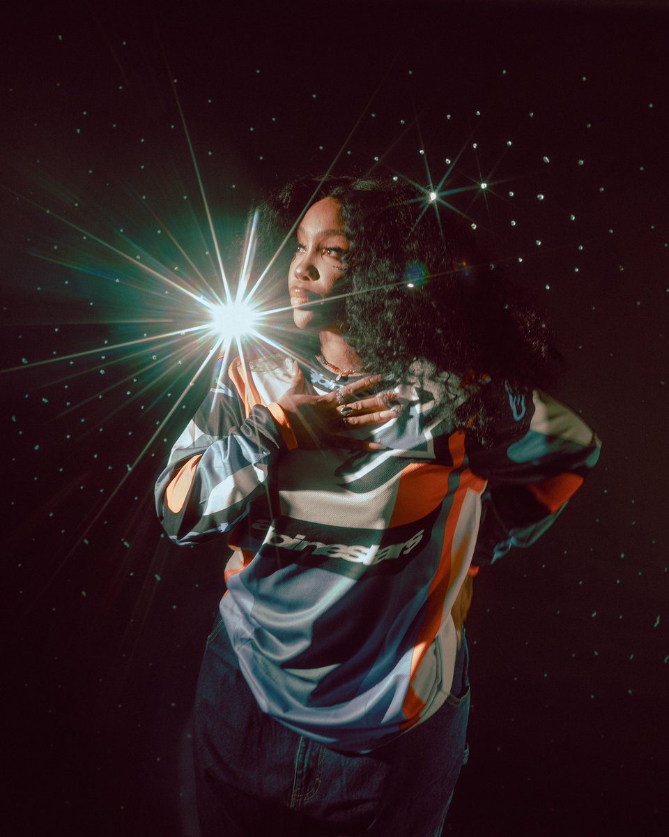 annienoelker's tweet photo. i photographed @sza for @latimes , assisted by @EthanBenavidezz &amp; Jordan Delaney Johnson ✨ https://t.co/agi5k01iWi