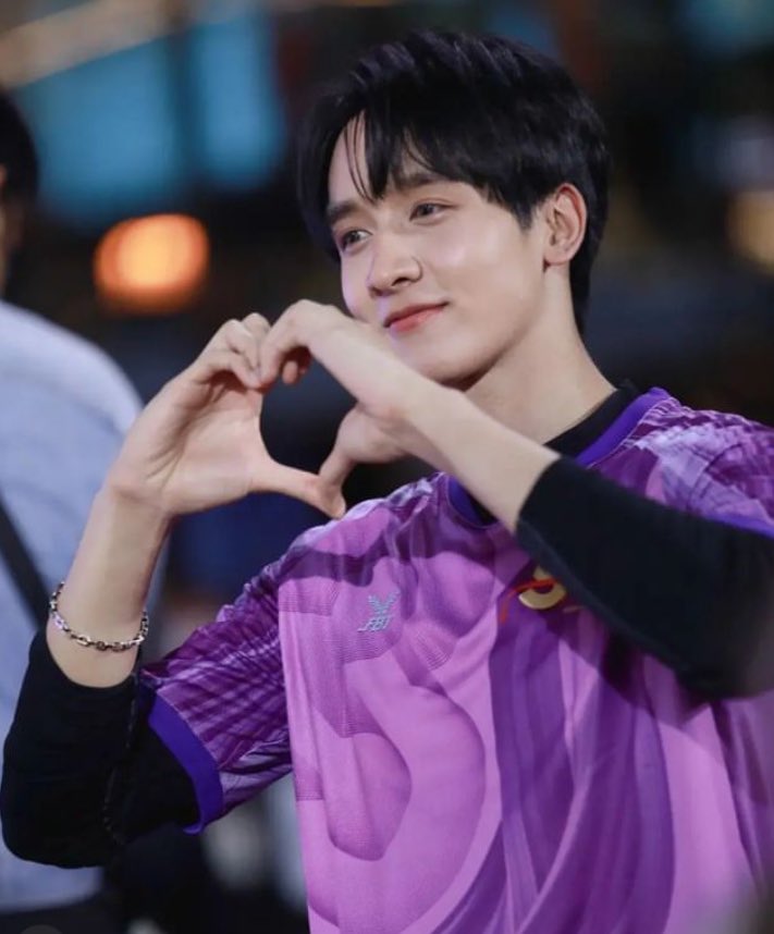 MeawPeak_'s tweet photo. สวัสดีวันสุขค่า ทำอะไรขอให้ยิ้มอย่างมีความสุขน้าาน้องพีค @kongthappp โชคดี โชคดี🥰💙
🎉👏🏻⚽️สีม่วงสู้สู้💜💜
#ช่อง3X35ปีดีต่อใจ
#Belovedfestival53ปีดีต่อใจ
#kongthappeak
#แม่เลี้ยง
#ดวงใจเทวพรหม
#ดุจอัปสร
#VioletTeam
ขอบคุณเจ้าของภาพ🙏🏻 https://t.co/xleDcfxa49