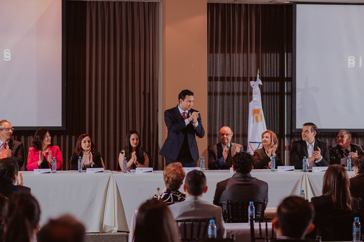 javiercsuarezt's tweet photo. Agradezco la oportunidad que me dio la membresía de la @ANADENuevoLeon para presidir el Consejo Directivo de nuestra asociación. Es un reto para el que me siento preparado y confío en que Dios me guiará para poner lo mejor de mí al servicio de la abogacía de empresa en Nuevo León https://t.co/p5aihRfpJd
