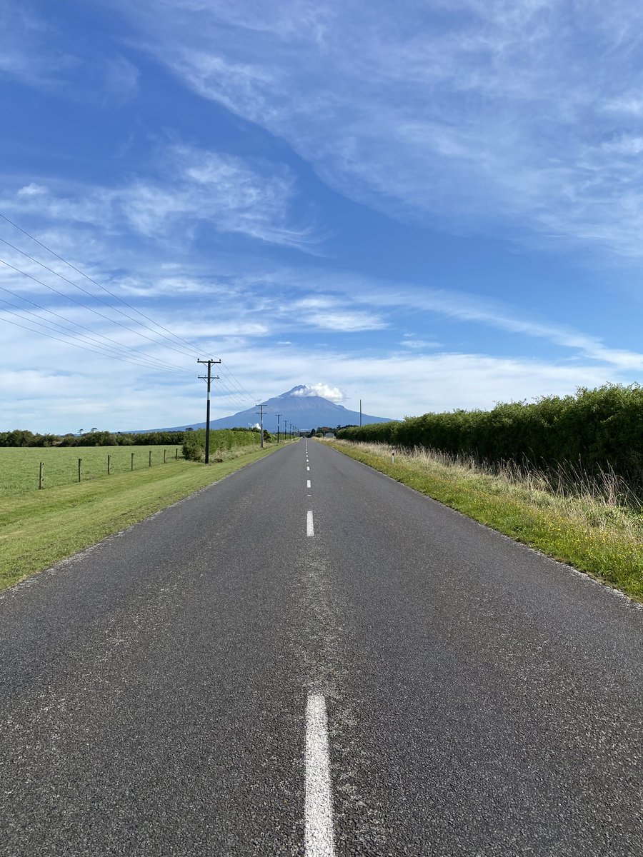 _RlKE_'s tweet photo. Off to the lonely mountain! We’ve got a Dragon to wake up 🐉👈 https://t.co/tYB9FIvJuQ