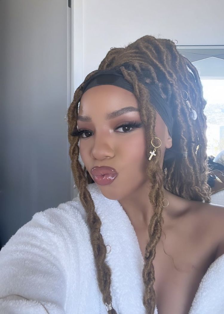 killmonger781's tweet photo. Chloe ft Ella Mai https://t.co/iFIsdDQfz6