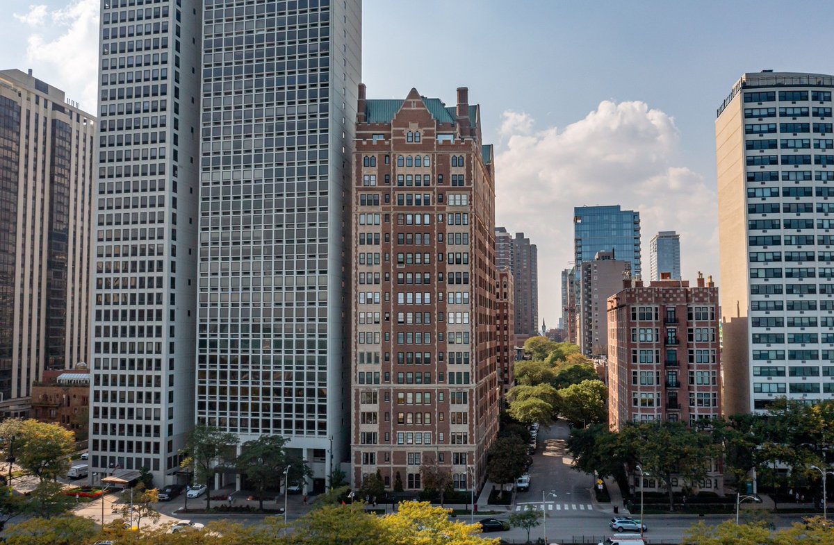 AnneRossley's tweet photo. I have a new #listing in #Chicago #IL  https://t.co/snZhRQhKOe https://t.co/ktoj0tRtsF