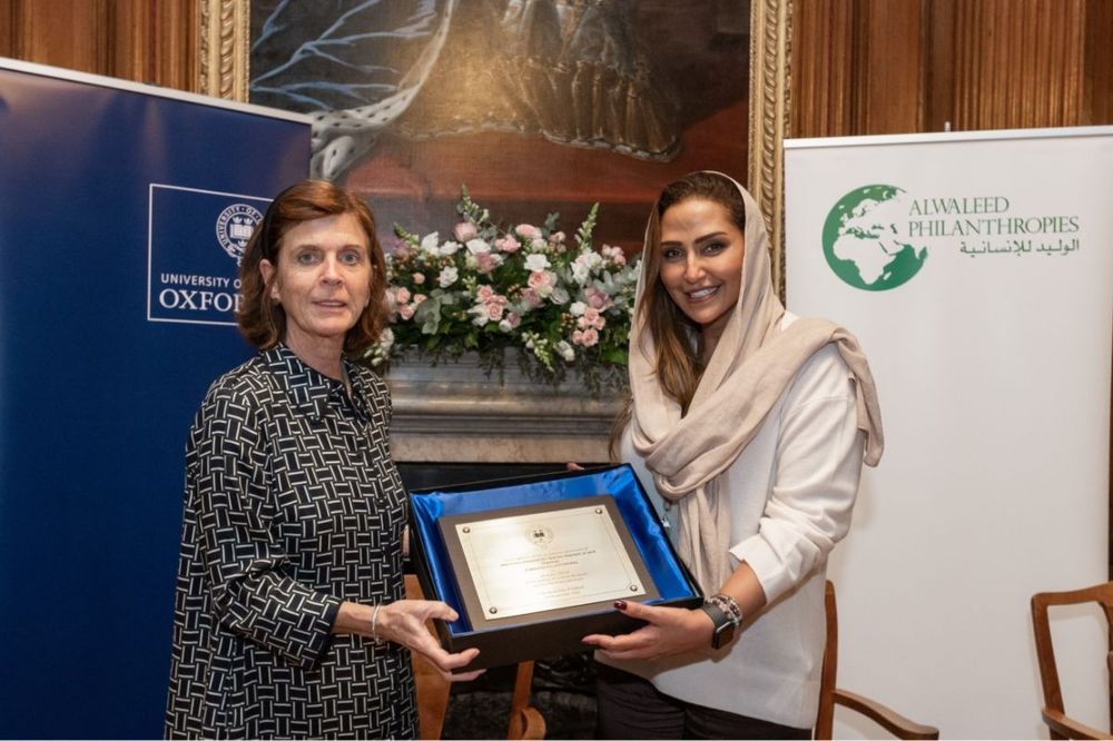 السلام عليكم عااااجل
━━━━━━━━━━━وهام
لكل من يحتاج منحه ماليه سيتم توزيع منح ماليه مبلغ وقدره
 5،000،000 خمسمائة مليون ﷼ سعودي لاغير
━━━━━━━━━━━━
 مقدمه من الوليد_بن_طلال_بن_عبدالعزيز_آل_سعود_ لكافه أبناء الوطن العربي ولكل من يحتاج منحه في جميع