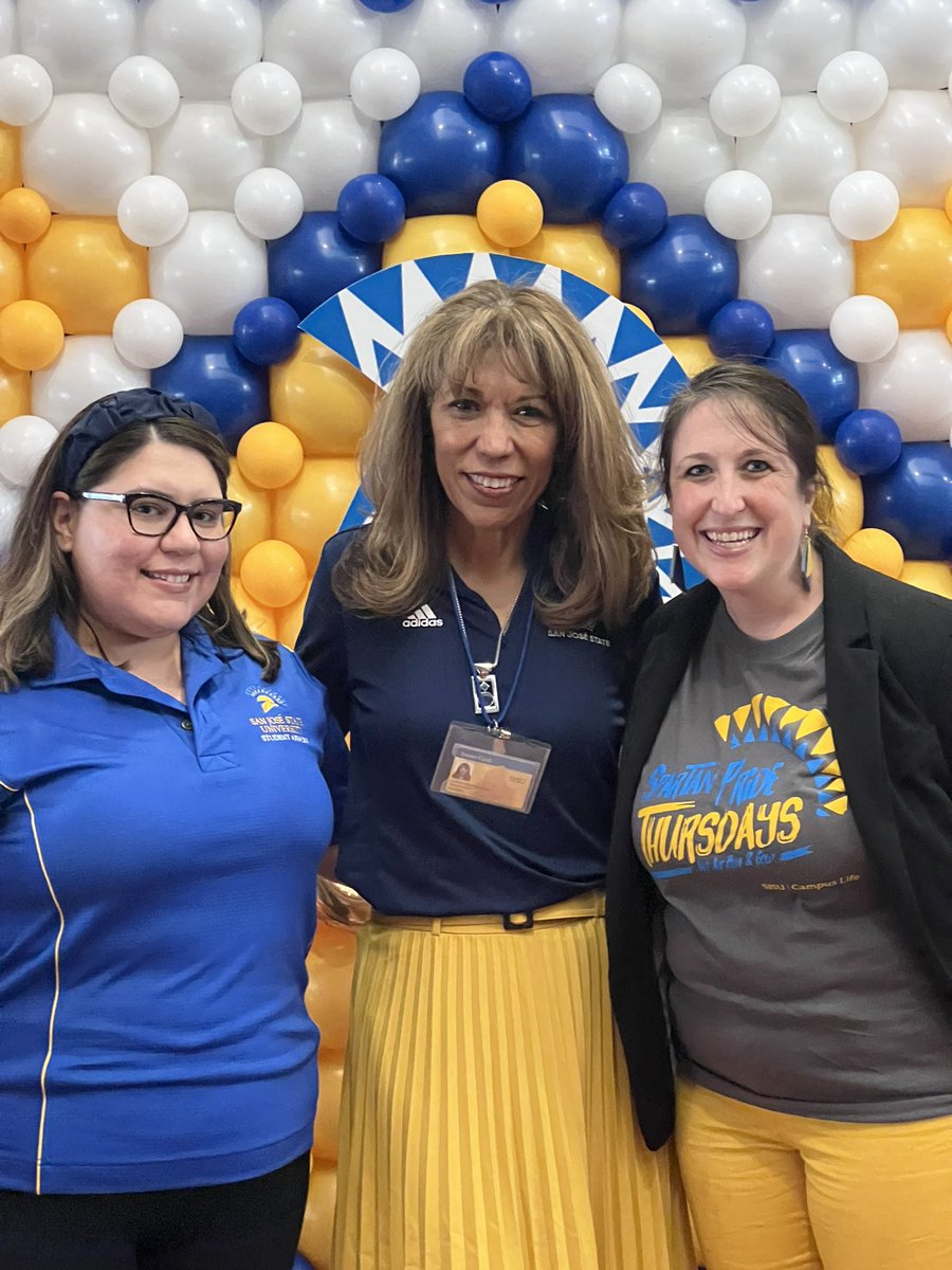 SJSUConductCrew's tweet photo. We had a great time meeting @sjsuprezmatson at Pizza with the President today! 🍕🍕🍕 https://t.co/KFtIAlZACg